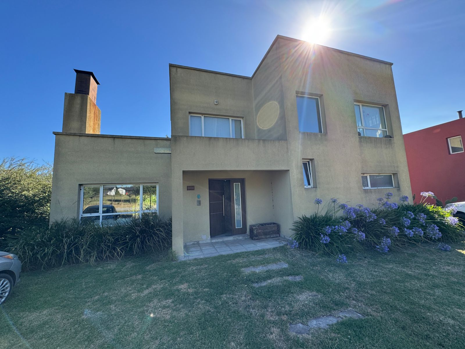 Casa de cuatro dormitorios con gran parque y piscina
